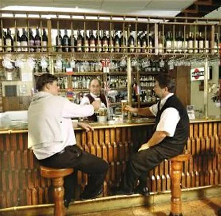 Hunguest Hotel Platanus Будапешт 3*,