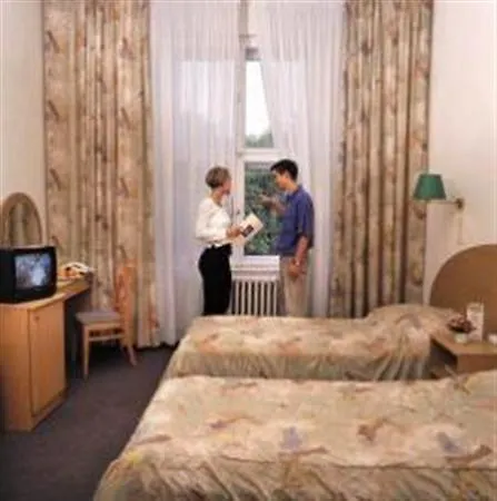 Hunguest Hotel Platanus Будапешт