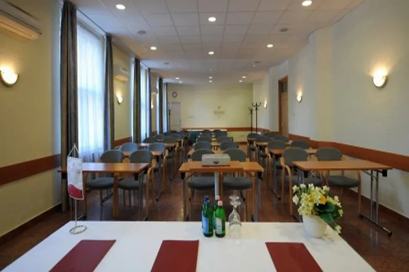 Hunguest Hotel Platanus Будапешт Венгрия