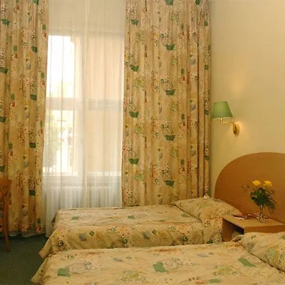Hunguest Hotel Platanus Будапешт Венгрия