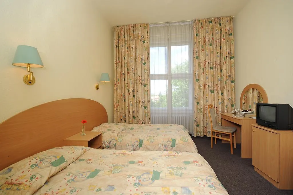 Hunguest Hotel Platanus Будапешт 3*,  Венгрия